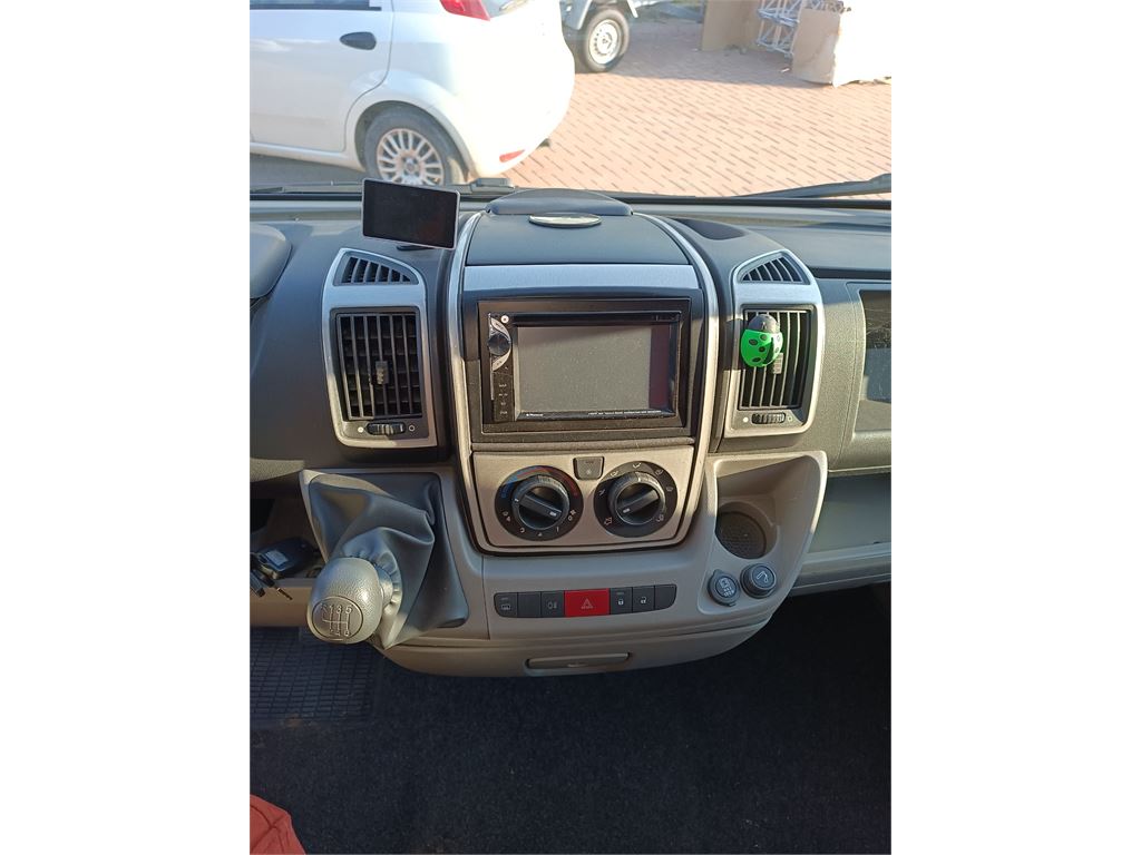 Pilote Bavaria T 067 XFT usato foto 8