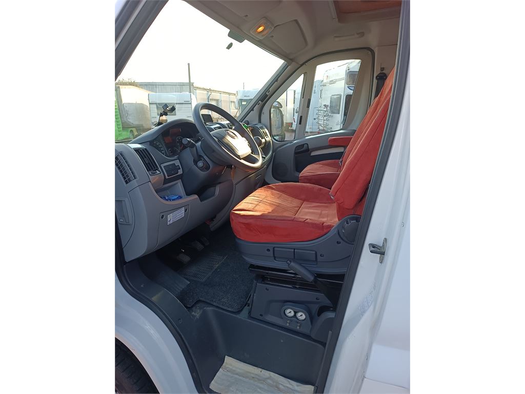 Pilote Bavaria T 067 XFT usato foto 9